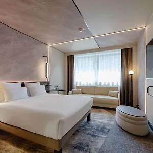 Novotel Muenchen Airport - Newly Renovated Hotel