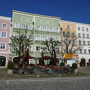 Bayerischer Hof Бургхаузен